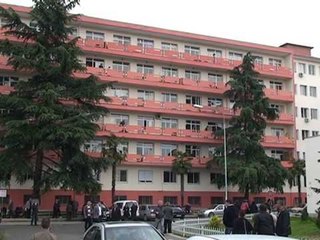 VDEKJA E TE MITURIT STAFI SPITALOR DHE URDHERI I MJEKUT PERPLASEN PER SHKAKUN LAJM