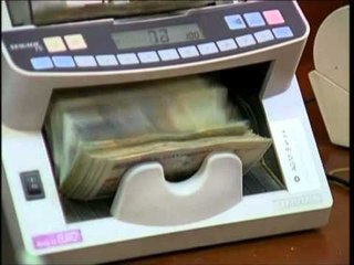 BANKA E SHQIPERISE RRIT REZERVEN VALUTORE SHMANG LUHATJET E TREGUT LAJM