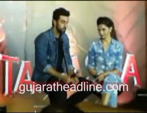 Deepika Padukone & Ranbir Kapoor's Chemistry meter at Tamasha movie promotion in Mumbai