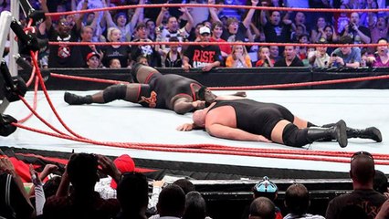 Big Show vs Mark Henry break the ring Vengeance 2011