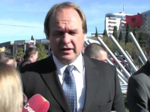 NDERKOMBETARET NE FIER ÇESHTJA E KRYETARIT TE QARKUT TE MARRE ZGJIDHJE TE SHPEJTE LAJM