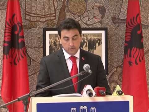 KESHILLTARET E MAJTE EKSPOZITE FOTOGRAFIKE NE 100 VJETORIN E PAVARESISE LAJM