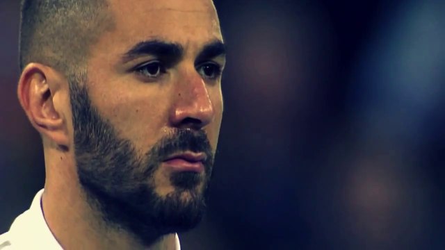 Crachat de Benzema à la fin de la marseillaise entre le Real et le Barça