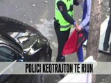 Polici keqtrajton te riun ne zonën e ish-bllokut -- Vizion Plus - News - Lajme