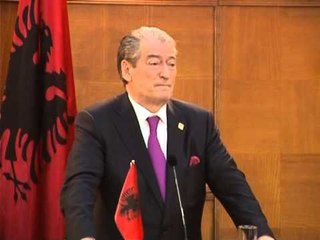 POLITIKA SHQIPTARE PERSHENDET NE KOR SHPALLJEN TE PAFAJSHEM TE HARADINAJT LAJM