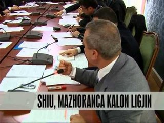 SHIU, mazhoranca kalon ligjin - Vizion Plus - News - Lajme