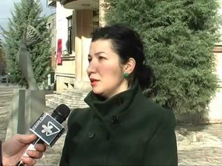 KRIZA PREK SHQIPERINE MUNGESA E PARAVE NDJEHET EDHE TE ZBUKURIMET E FESTAVE LAJM