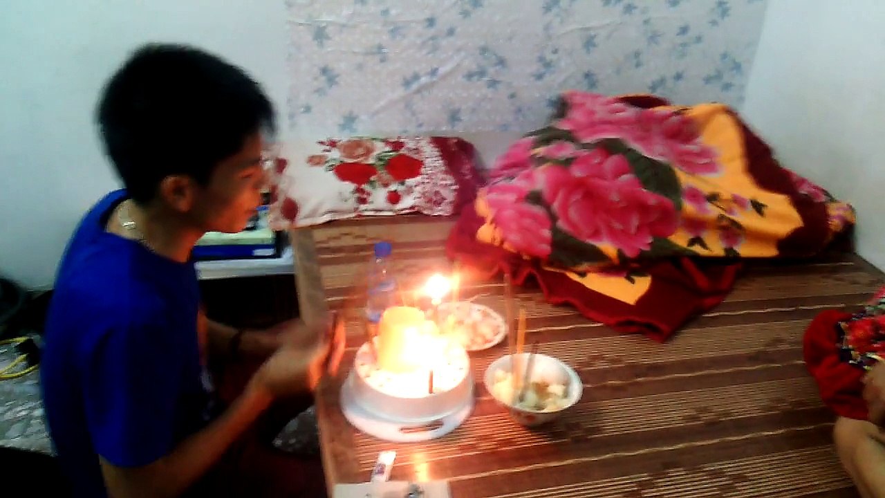 THẰNG BẠN TỔ CHỨC LỄ CÚNG SINH NHÂT BẠN THÂN VÀ CÁI KẾT .......