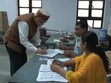 Ahmedabad BJP leader LK Advani voting