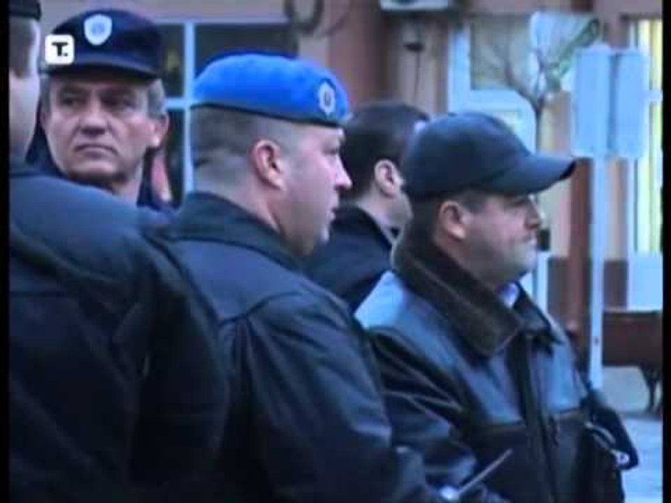 SOT NE PRESHEVE SHQIPTARET PRITET TE DALIN NE PROTESTE KUNDER SERBEVE LAJM