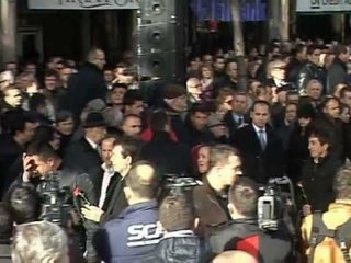 2 VJETORI I 21 JANARIT OPOZITA PERKUJTON TE VRARET ME NJE MARSHIM TE HESHTUR LAJM