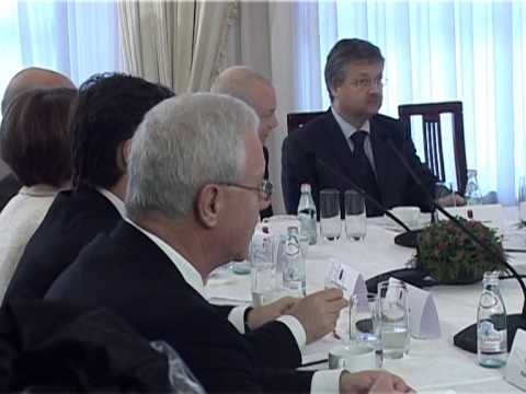 NISHANI ME AMBASADORET DISKUTOHET PER ZGJEDHJET DHE PROCESIN E INTEGRIMIT LAJM