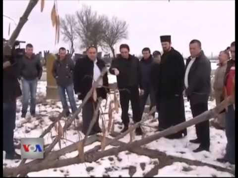 SERBET PROTESTOJNE SERBET E VERIUT NE RRUGE KUNDER INSTITUCIONEVE TE KOSOVES LAJM