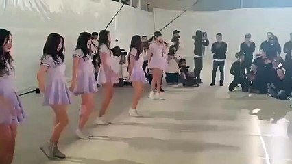GFRIEND on Running Man 100 vs 100 recording