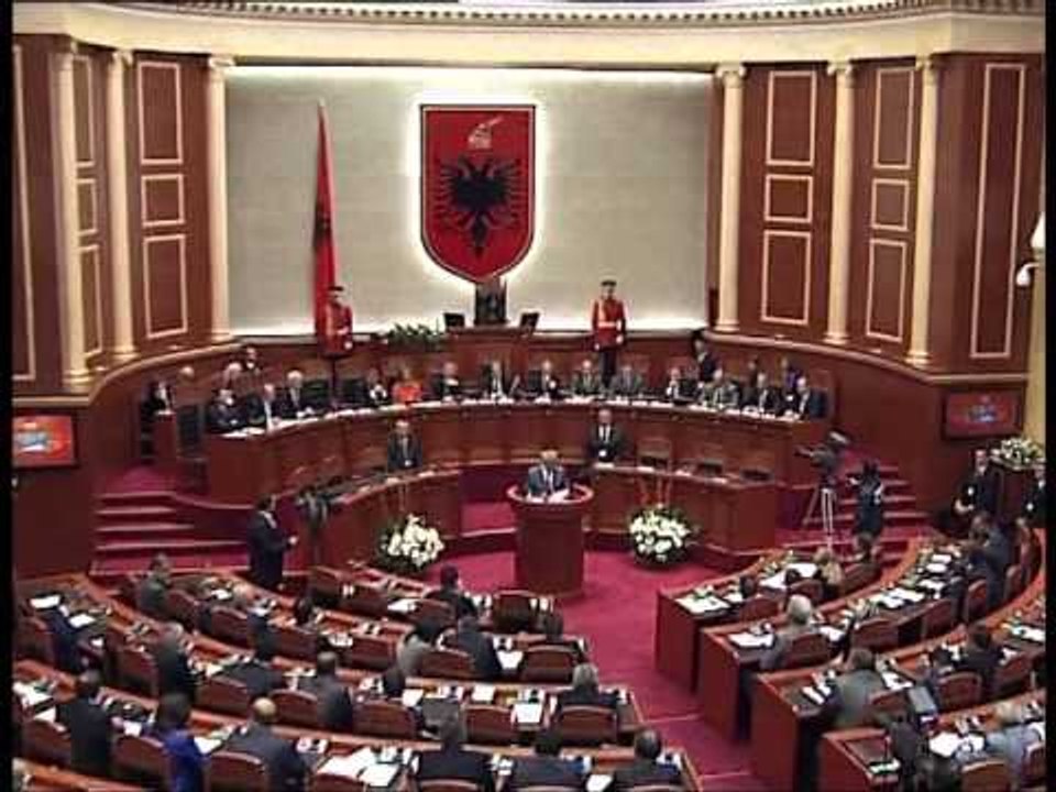 FYLE PER STATUSIN VOTONI LIGJET DHE MOS HUMBISNI NJE TJETER SHANS LAJM