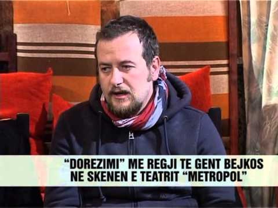 Shfaqja "Dorëzimi" në Teatrin e Metropolit - Vi...