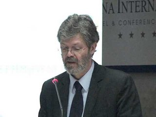 FEMIJET TE RREZIKUAR ALARMI PER LUNDRIMIN PA KONTROLL NE INTERNET LAJM