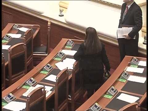 REAGIMI I OPOZITES TENSION NE SEANCEN PLEANARE OPOZITA IKEN NGA KUVENDI LAJM