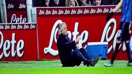 Mancini da Comica Ruzzola a Terra a San Siro - Inter vs Frosinone EPIC FAILS