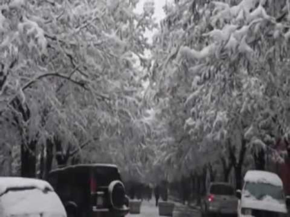 MOT I VESHTIRE SHQIPERIA MBULOHET NGA DEBORA VESHTIRESI NE QARKULLIM LAJM