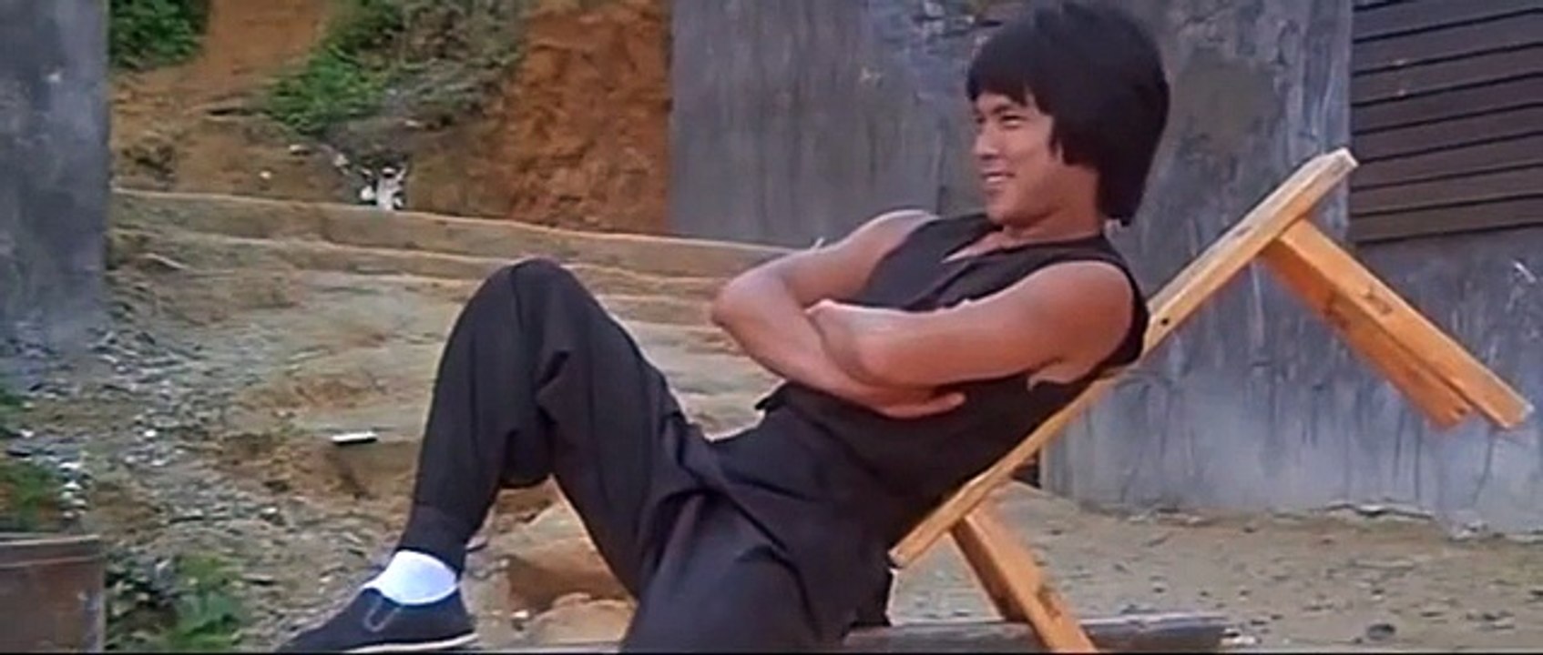 Gran combate Jackie Chan vs Yuen Biao en The Young Master