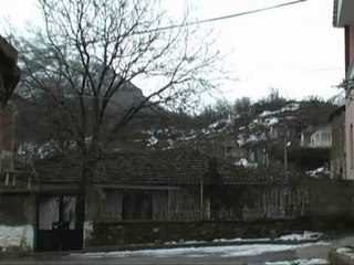 VARRET E USHTAREVE GREKE BANORET E BOBOSHTICES MOHOJNE LUFTIMET NE FSHATIN E TYRE LAJM