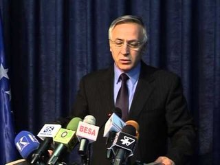 KRASNIQI KRITIKON HASHIM THAÇI TE NDALE SULMET NDAJ BASHKIMIT EUROPIAN LAJM