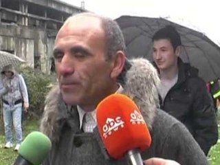 VDES ADOLESHENTI 18 VJEÇARI NGA LAÇI HUMB JETEN DUKE MBLEDHUR SKRAP LAJM