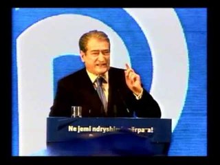 BERISHA ME STUDENTET PS TA HARROJE MARRJEN E PUSHTETIT ME DHUNE LAJM