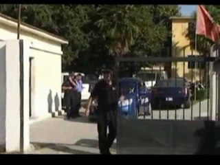 ARREST ME BURG-GJYKATA LE NE QELI NDUE JAKUN TE VELLAIN E JAK JAKUT-LAJM