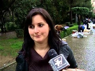 SHI NE DITEN E VERES-ATMOSFERE E VAKET FESTIVE NE TIRANE NGA RESHJET-LAJM