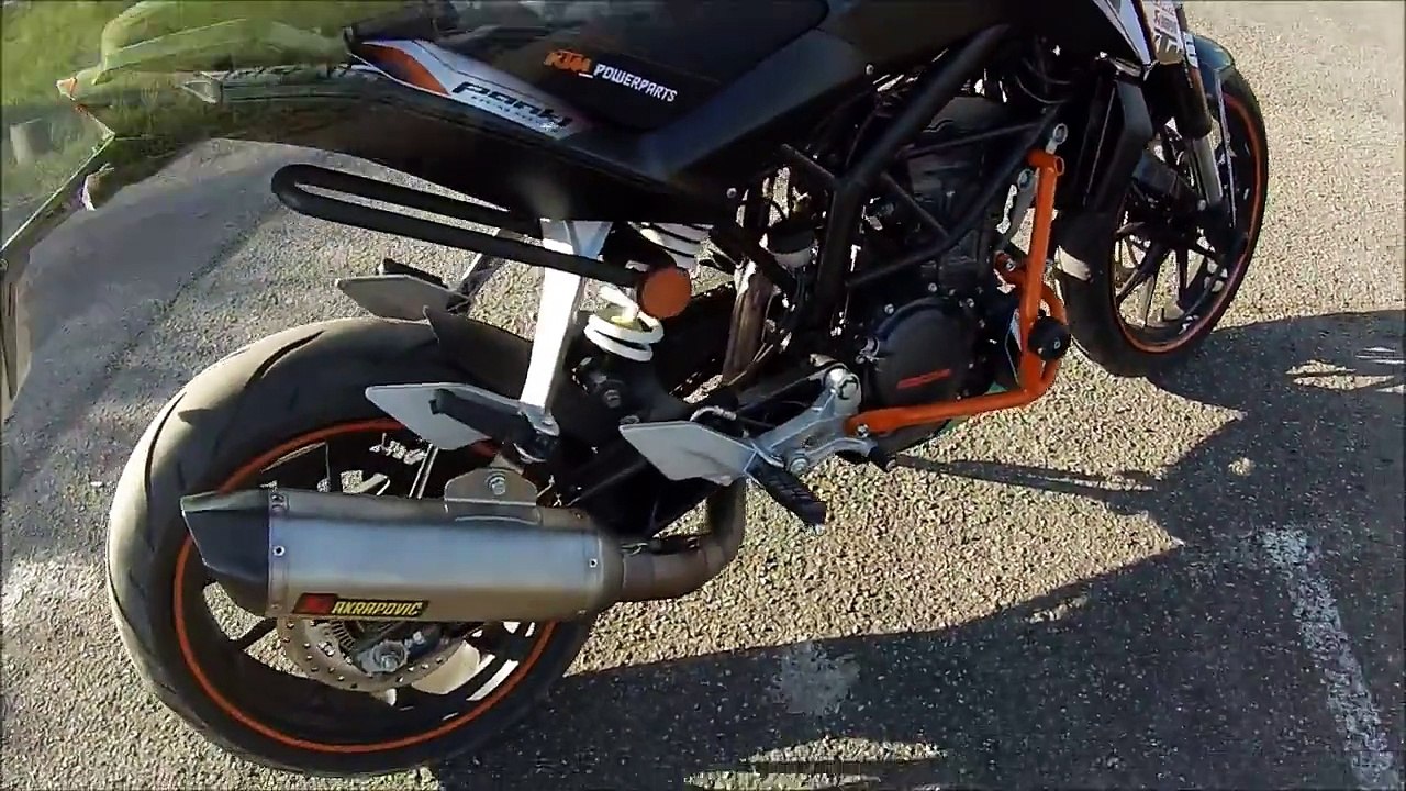 Ktm duke 125 Akrapovic sans chicane