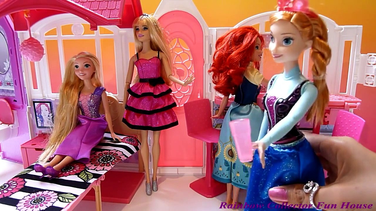Barbie And Princess Disney Ariel In The Bath Tub ^^ Princess Anna Visit Barbie's House