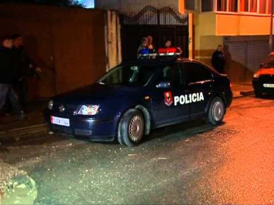 VRASJE NE TIRANE-VRITET ME LEVA NJE 17 VJEÇAR PAS NJE SHERRI BANAL ME SHOKET-LAJM