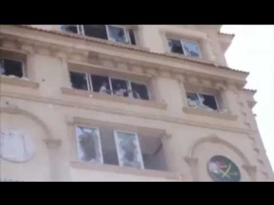 PROTESTAT NE EGJIPT PRESIDENTI MORSI REFUZON ULTIMATUMIN 48 ORESH TE USHTRISE LAJM