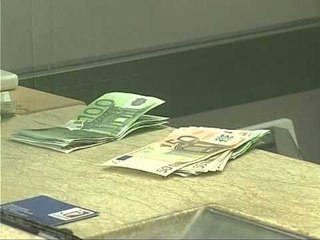 KURSI I KEMBIMIT EURO MBETET E FORTE MEGJITHE ARDHJEN E EMIGRANTEVE LAJM