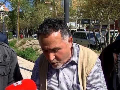 PROTESTE ME ZINXHIRE-ISH TE PERNDJEKURIT PARA PARLAMENTIT PER DEMSHPERBLIMET-LAJM