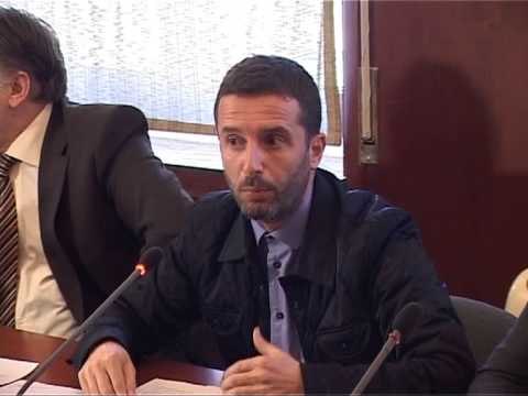 TAKSA E MAKINAVE-MAZHORANCA JO VETEM E PERGJYSMON POR FAL EDHE DETYRIMET-LAJM