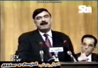 Watch how Sheikh Rashid used to Praise Nawaz Sharif in the past?
