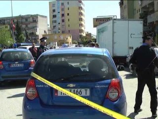 VRASJE NE FUSHE KRUJE-ZIHEN PER NJE BAST FUTBOLLI THERET ME THIKE 19 VJEÇARI-LAJM