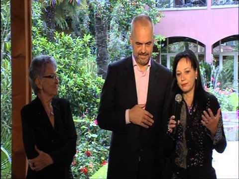 DITA E NENES-EDI RAMA PERLOTET ME MAMANE DHE BASHKESHORTEN E TIJ-LAJM