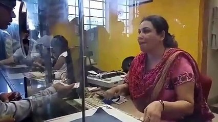A Heated Argument At The Railway Ticket Counter of Lokmanya Tilak Terminus!