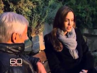 ANGELINA JOLIE-NJOFTON AMPUTIMIN E GJOKSIT PER TE PARANDALUAR KANCERIN-LAJM