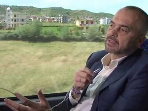 FULL LENGTH-EDI RAMA'S BUS TOUR-AUTOBUSI I RILINDJES UDHETON DREJT QYTETIT TE ELBASANIT E PLOTE
