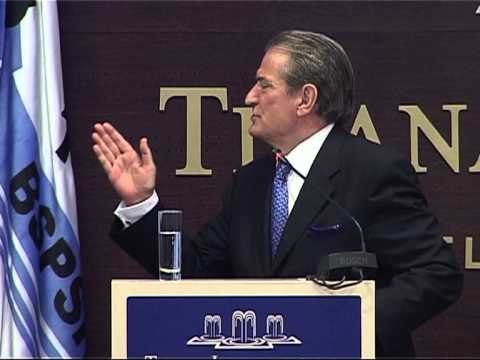 BERISHA ME SINDIKATAT-AKUZON RAMEN SE SHKELMOI INTERESAT E SHQIPTAREVE-LAJM