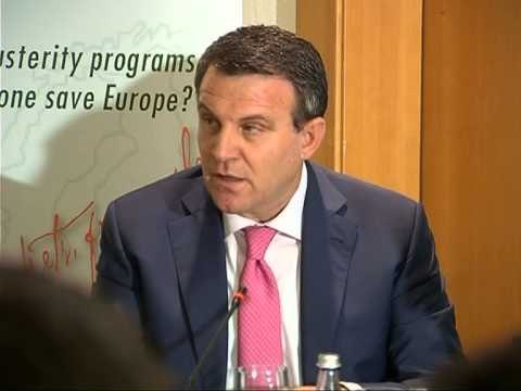 SITUATA EKONOMIKE-QEVERIA E OPOZITA RRUGE TE NDRYSHME PER DALJEN NGA KRIZA-LAJM