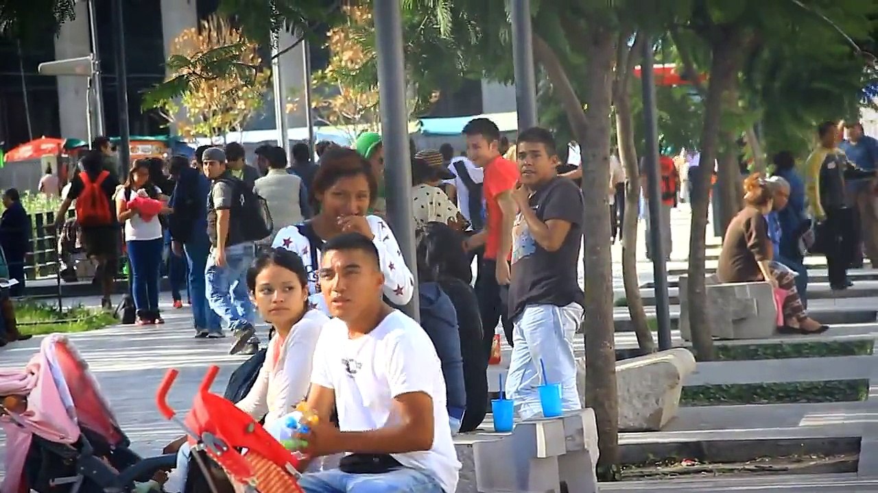 ► Retos Callejeros | Juca vs DebRyanShow | Bromas