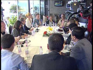 Hoxha ndal Berishen-Muezini i xhamise Shkoder i nderpret biseden Kryeministrit