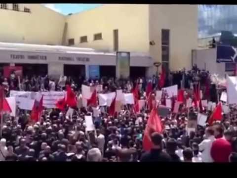 PROTESTE NE PRISHTINE-ISH LUFTETARET E UÇK KERKOJNE LARGIMIN E EULEX-LAJM