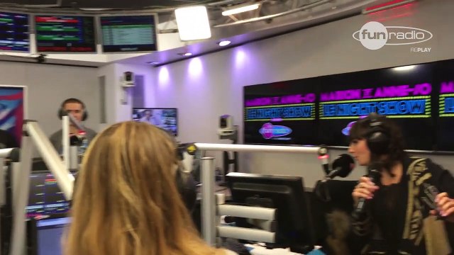 Le défi avec une capote le plus ridicule du monde - Marion et Anne-So